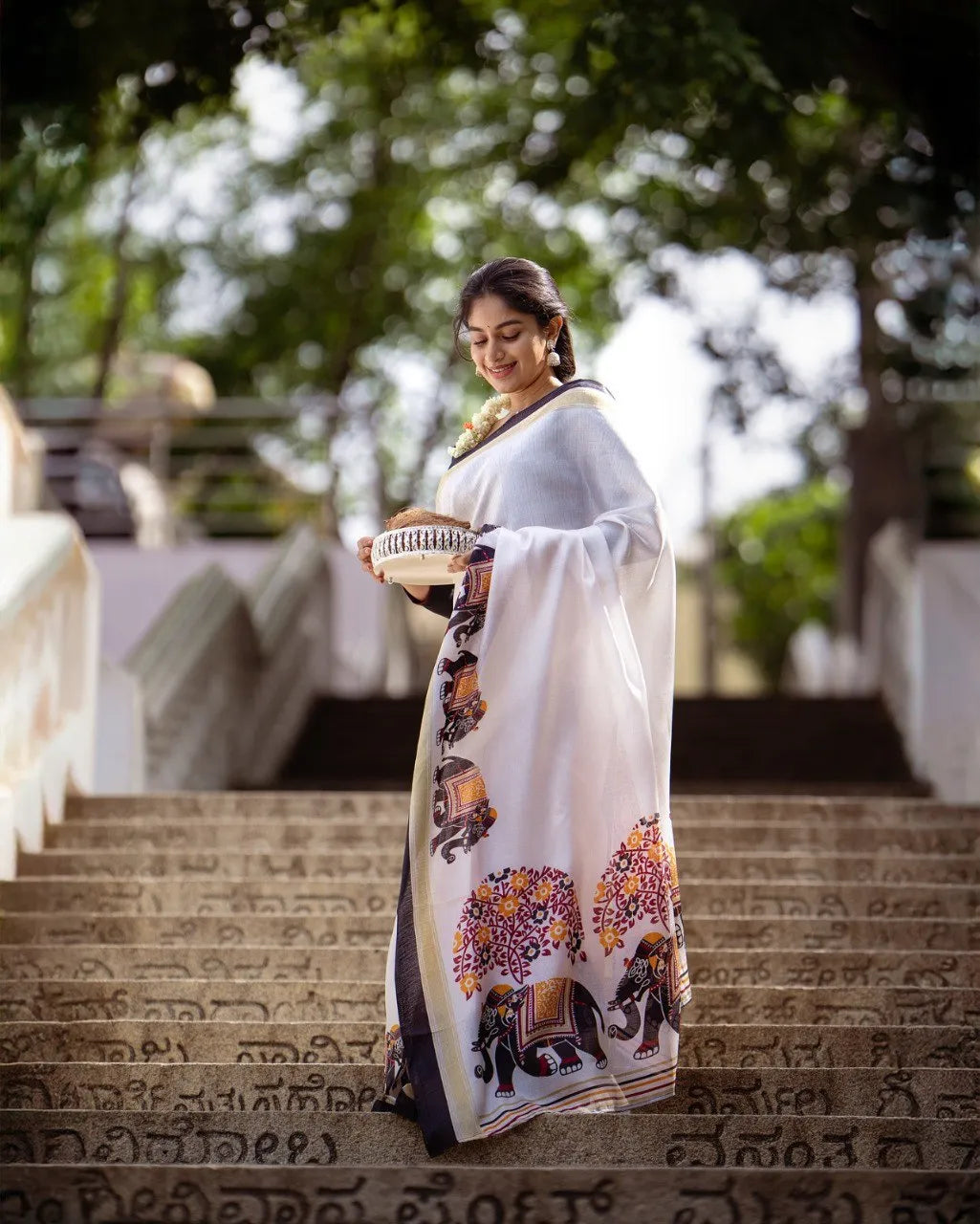 Elegant Handloom Cotton Saree with Traditional Bullock Cart Border