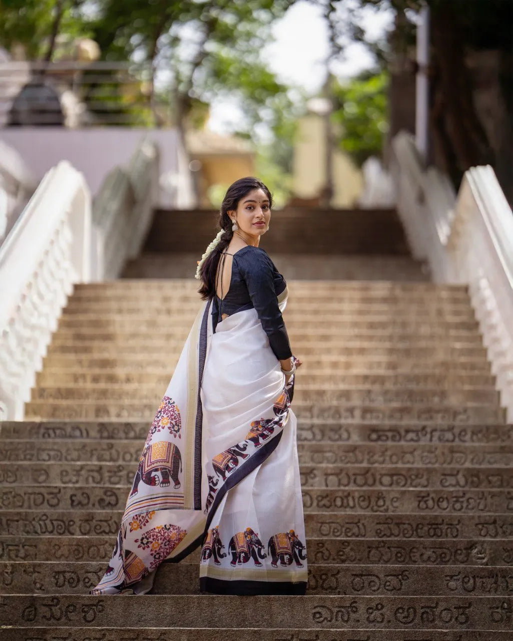 Elegant Handloom Cotton Saree with Traditional Bullock Cart Border