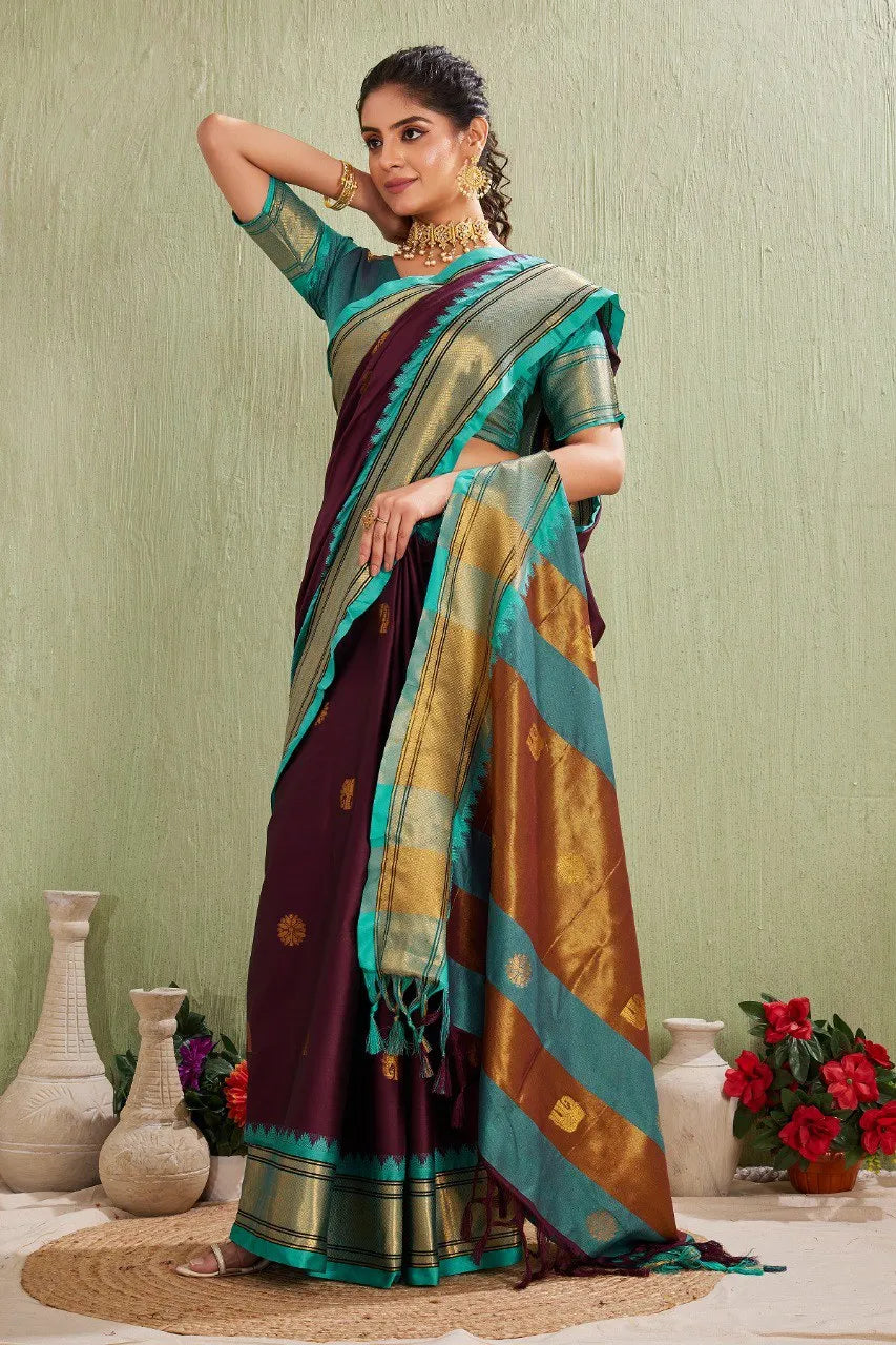 Traditional Kanjivaram Silk Saree with Elegant Checked Zari Design