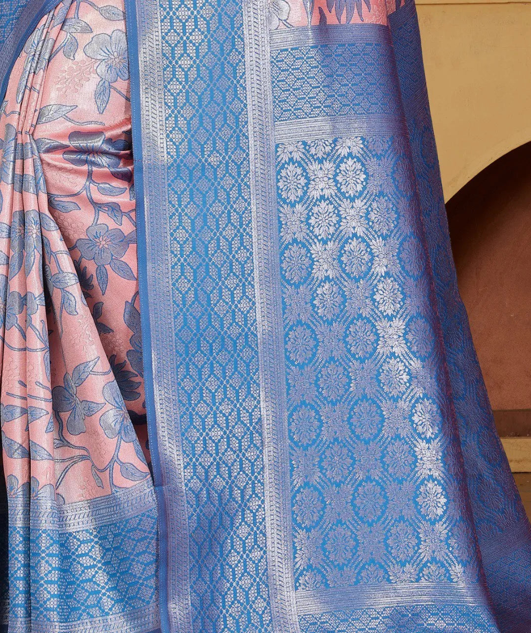 Luxurious Banarasi Silk Saree with Floral Brocade Weaving