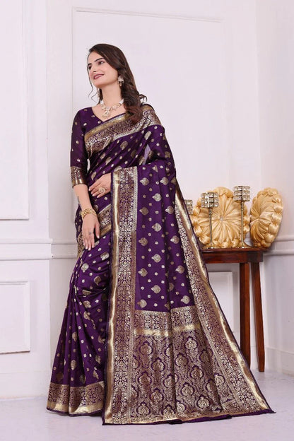 Traditional Banarasi Silk Saree with Luxurious Golden Detailing