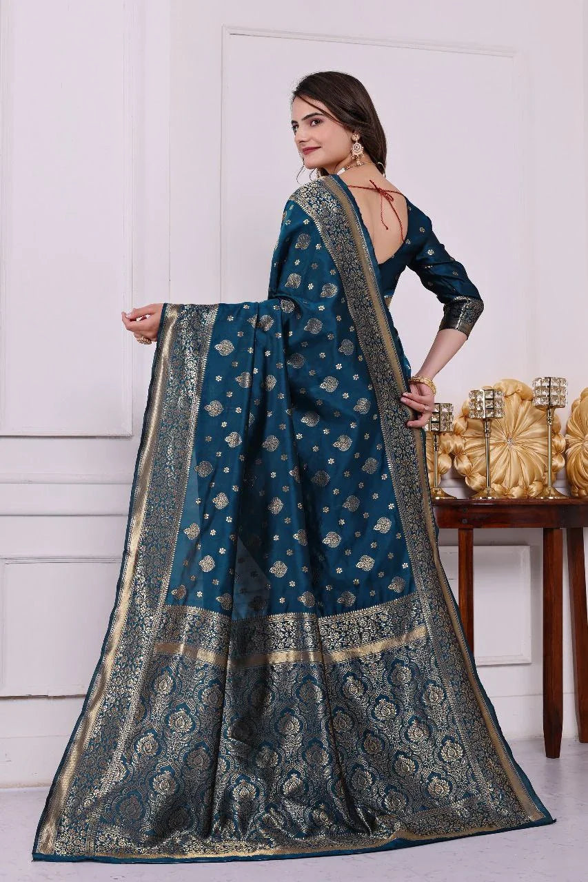 Traditional Banarasi Silk Saree with Luxurious Golden Detailing