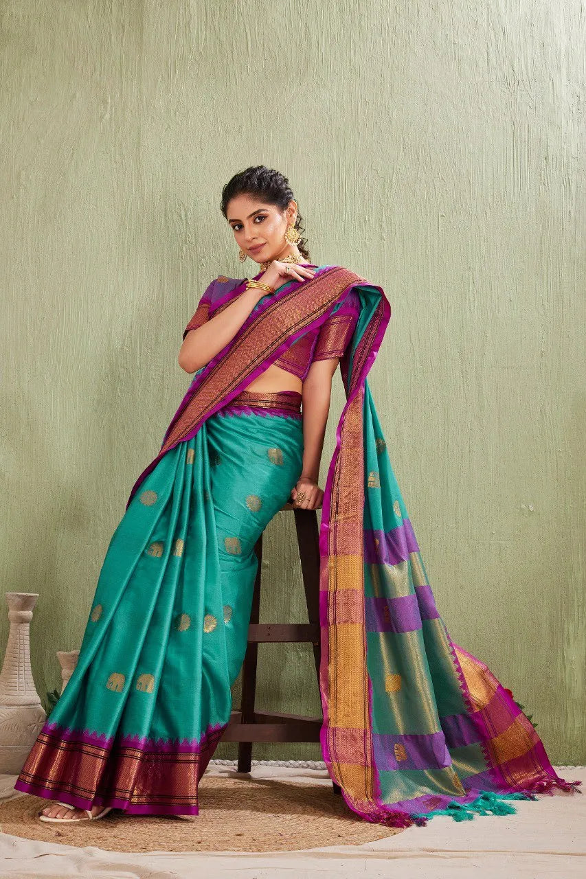 Traditional Kanjivaram Silk Saree with Elegant Checked Zari Design