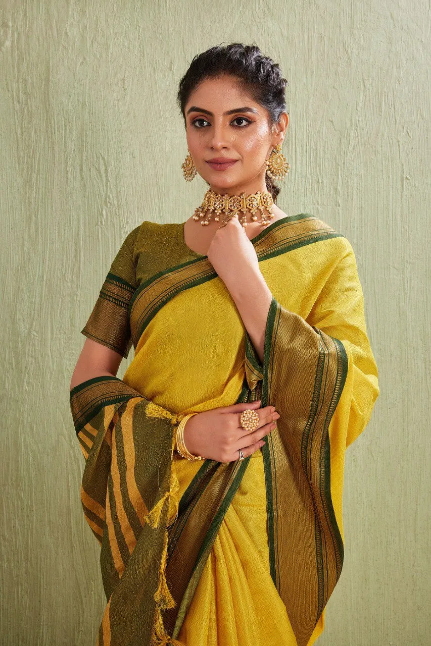Traditional Kanjivaram Silk Saree with Elegant Checked Zari Design